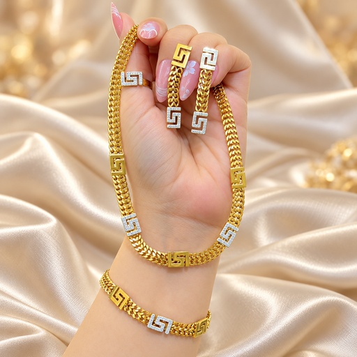 طقم ذهبي بنقشة المفتاح اليوناني مرصّعة (Gold-Tone Greek Key Set with Stone Accents)