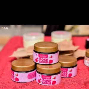 اسكرب الورد ترطيب وتقشير عبوة ١٥٠ مل