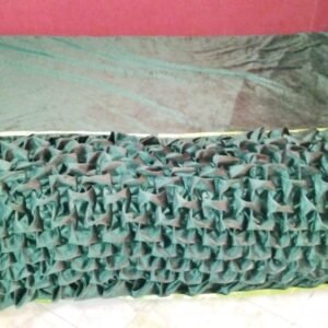 جوز الملايات بمخداتهم ومساندهم