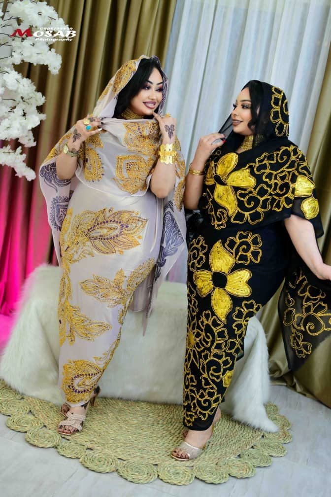 ثياب سلك مشغول وكريستال لاميي مشغول